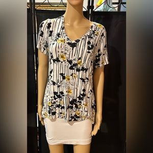 Apt 9 Essentials black, white and yellow, sleeveless blouse. Sz Med.